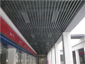 廣州保利國(guó)際貿(mào)易中心-門頭鋁方通天花.jpg