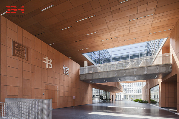 造型鋁單板、格柵、金屬拉伸板-南方科技大學(xué)讀書館02.jpg