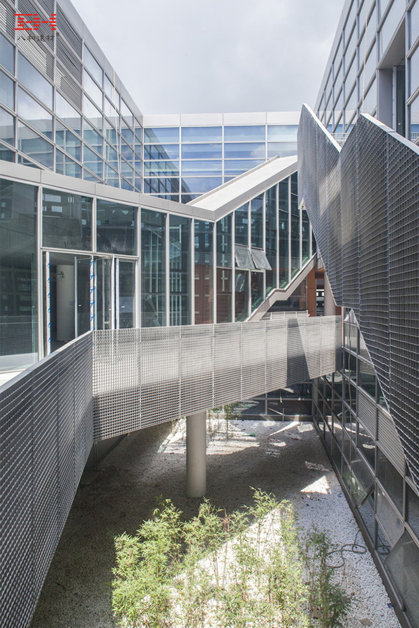 造型鋁單板、格柵、金屬拉伸板-南方科技大學(xué)讀書館10.jpg