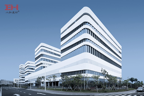 港珠澳大橋珠海口岸 港珠澳大橋珠??诎?/></p><p style=